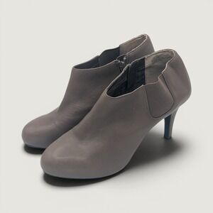 Me Too Megan Ankle Bootie 8 Brown Leather Stiletto Heel Minimalist Chic Capsule